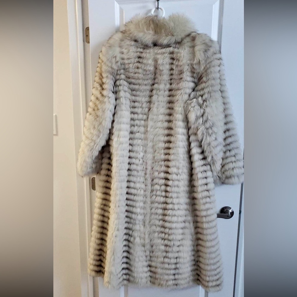 Saga Fox Fur Coat long - Picture 3 of 12